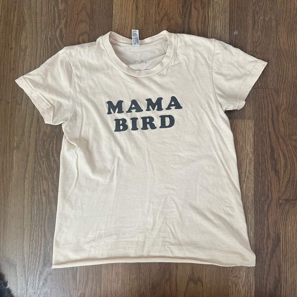 The Bee & The Fox Mama Bird tshirt M fits like XS